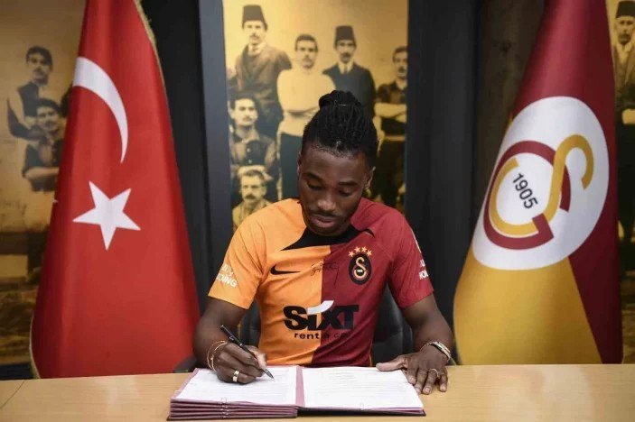 Galatasaray, Sam Adekugbe'nin odasını çıkardı