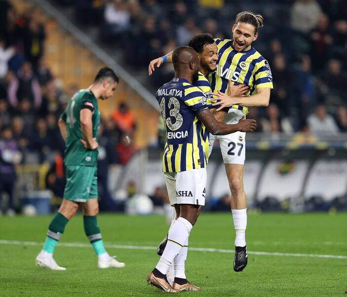 Fenerbahçe, Konyaspor'u farklı geçti