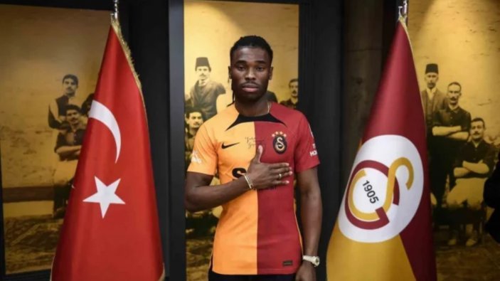 Galatasaray, Sam Adekugbe'nin odasını çıkardı