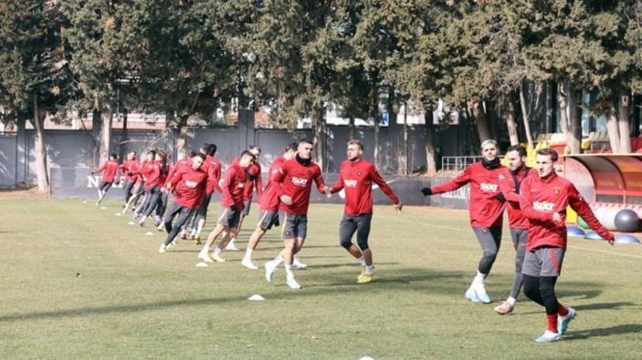 Galatasaray'ın Antalya kamp kadrosu belirlendi