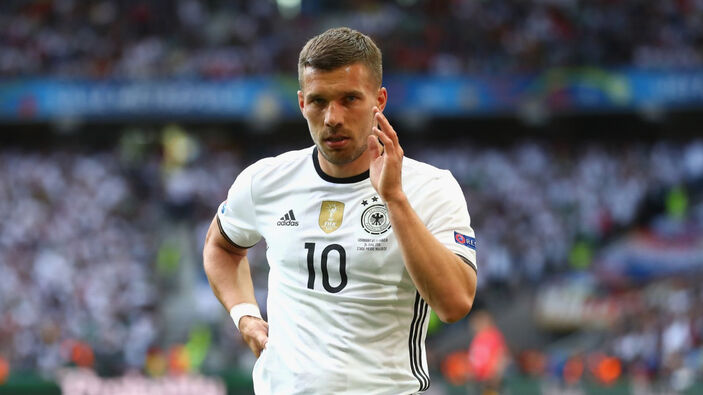 Lukas Podolski depremzedeler için 2 milyon lira bağışladı