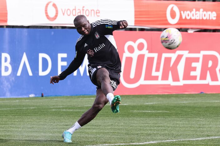 Beşiktaş-Başakşehir karşılaşmasının hazırlıklarını sürdürdü