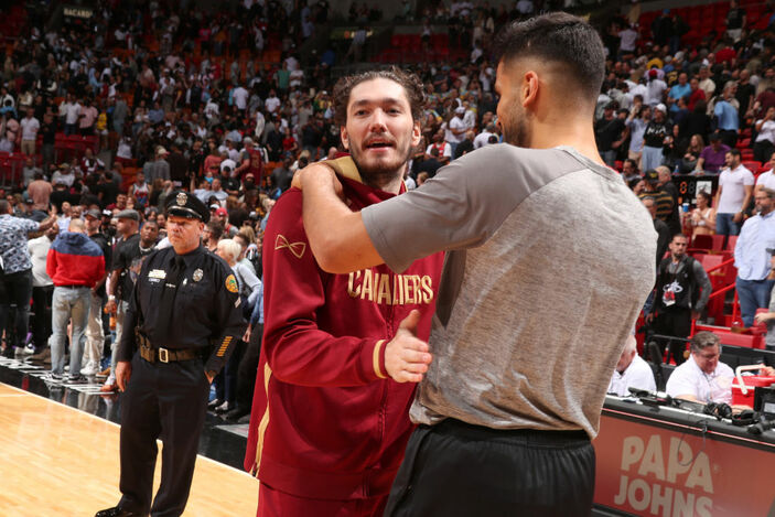 Cedi Osman'ın takımı Cleveland Cavaliers, Miami Heat'e yenildi.