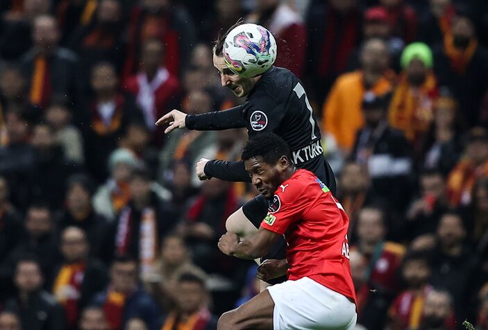 Galatasaray, Kasımpaşa'yı yenerek galibiyet rekoru kırdı