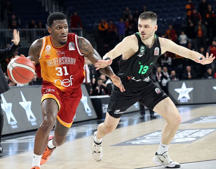 Galatasaray, Darüşşafaka'yı mağlup etti