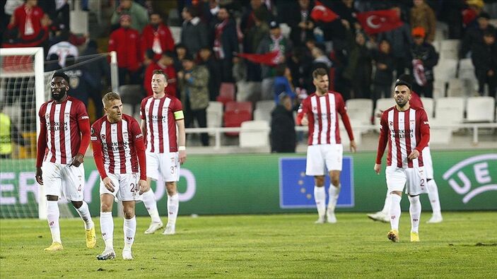 UEFA Avrupa ve Konferans Ligi'nde çeyrek finale kalan takımlar belli oldu