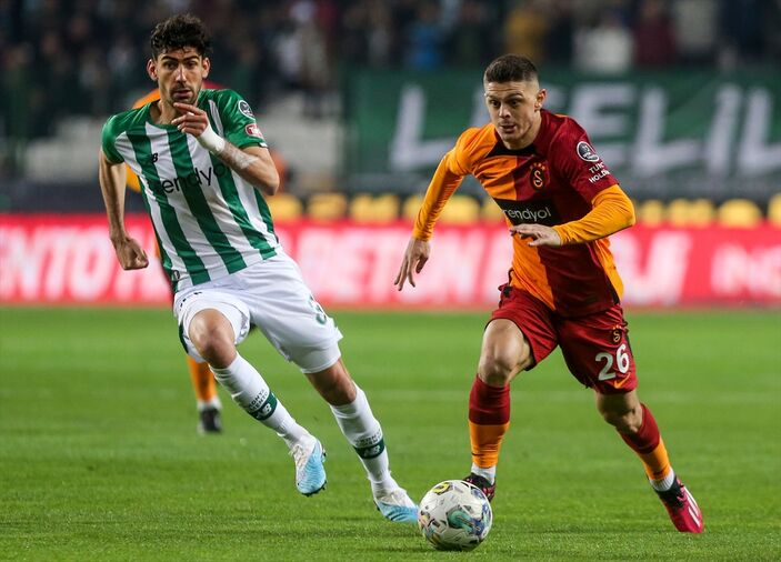 Konyaspor, Galatasaray'ı oğlu dakika golüyle mağlup etti