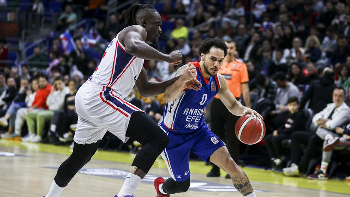 Anadolu Efes, Bahçeşehir Koleji'ni deplasmanda yendi