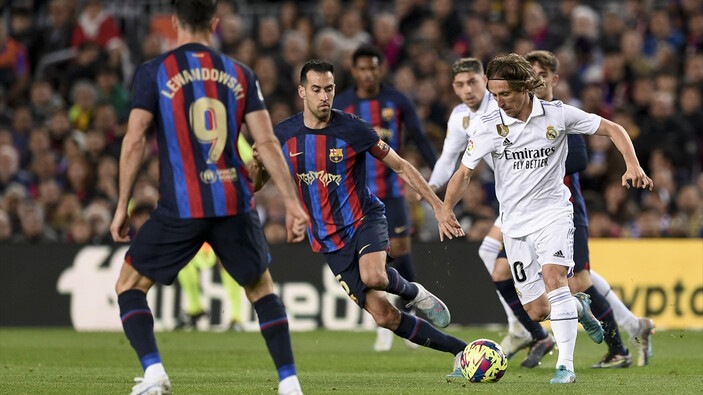 El Clasico'da Real Madrid'i uzatmada geçen Barcelona puan farkını 12'ye çıkardı