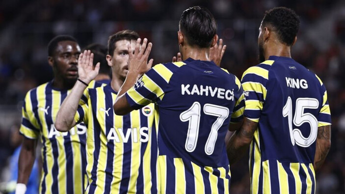 Fenerbahçe'de Beşiktaş maçı öncesi 7 oyuncu kart oyunu