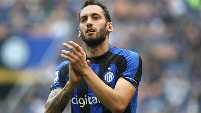 Hakan Çalhanoğlu: Inter'de kalmak istiyorum