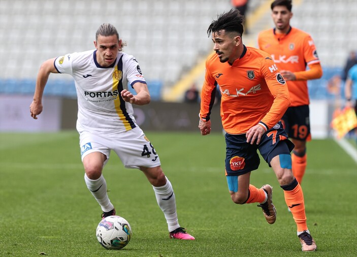 Başakşehir, Ankaragücü'nü tek golle geçti