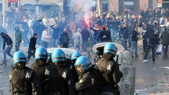 Feyenoord ile Roma arasındaki maçlara deplasman takım taraftarı alınmayacak