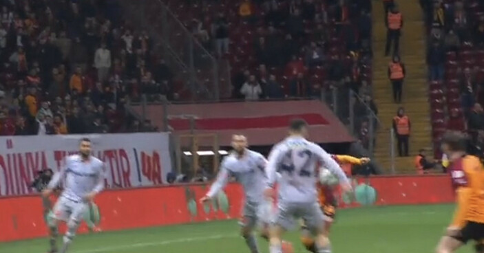 Galatasaray'ın Başakşehir karşısında penaltı beklentisi bir