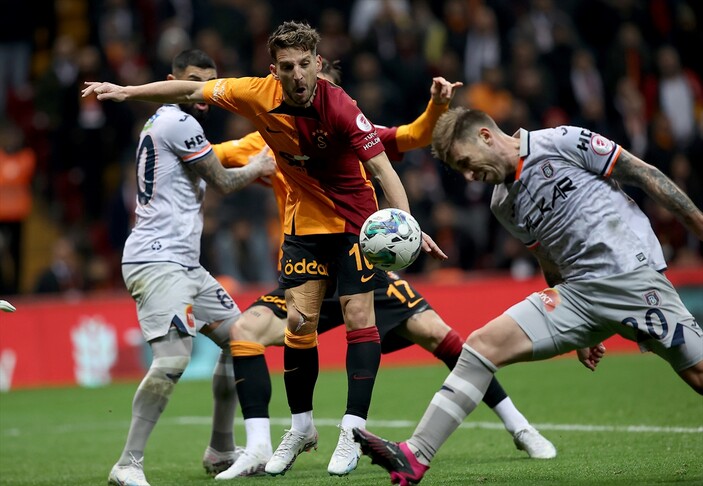 Galatasaray, Başakşehir'e yenilip Türkiye Kupası'na veda etti