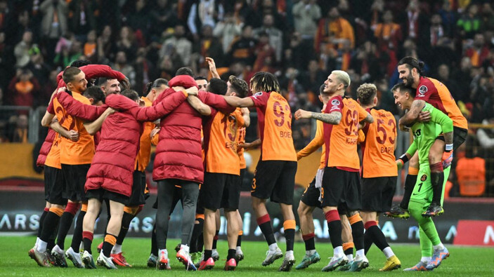 Galatasaray - Adana Demirspor karşılaşmasının ilk 11'leri