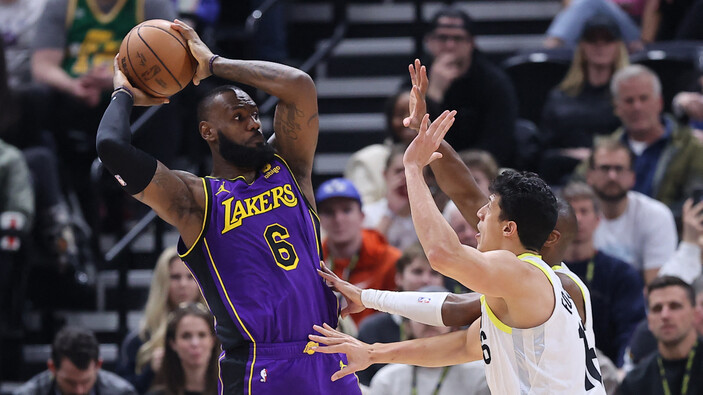 Los Angeles Lakers, LeBron James'in basketiyle kazandı